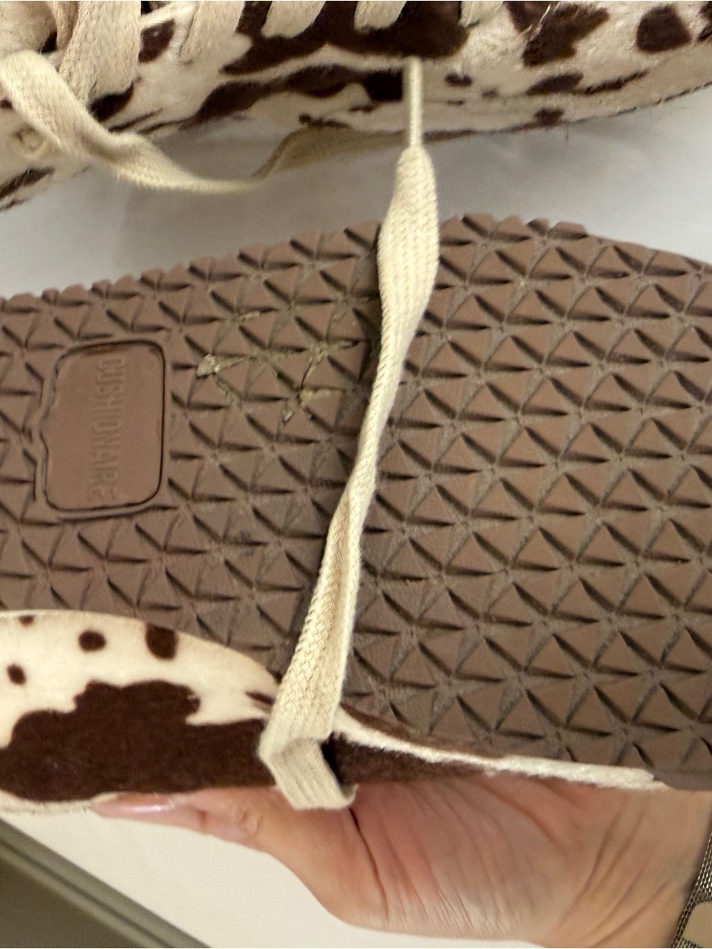Cushionaire Women’s Cow-Print Lace-Up Sneakers in Brown & Cream SZ 10 - Picture 6 of 8